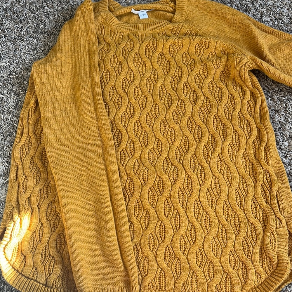 Goldish yellowish sweater